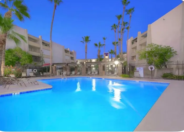 Apartment 2 Bedroom 1st Floor Near Old Town Scottsdale