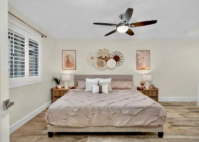 Apartment 2 Bedroom 1st Floor Near Old Town