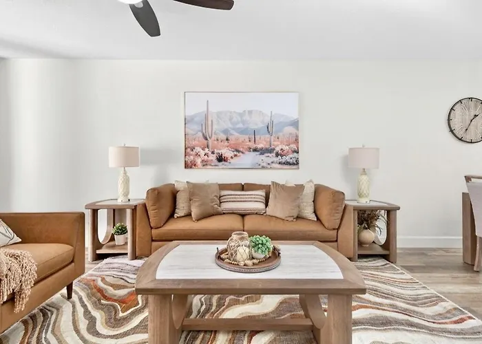 2 Bedroom 1st Floor Near Old Town Scottsdale