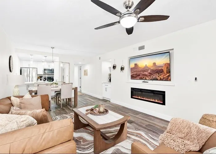 2 Bedroom 1st Floor Near Old Town * Scottsdale