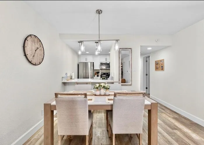 2 Bedroom 1st Floor Near Old Town *