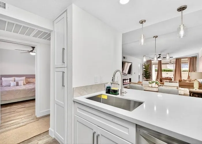 Apartment 2 Bedroom 1st Floor Near Old Town