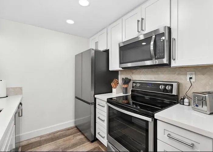 Apartment 2 Bedroom 1st Floor Near Old Town *