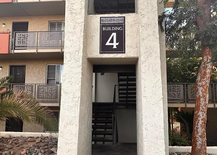 2 Bedroom 1st Floor Near Old Town Apartment